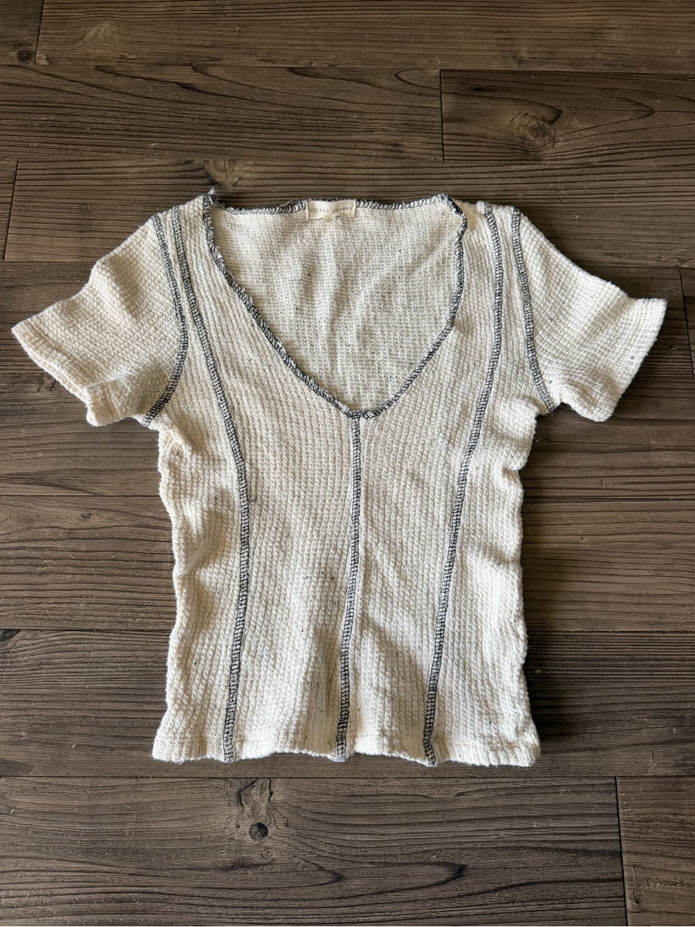 White V-Neck Short Sleeve Knit Top